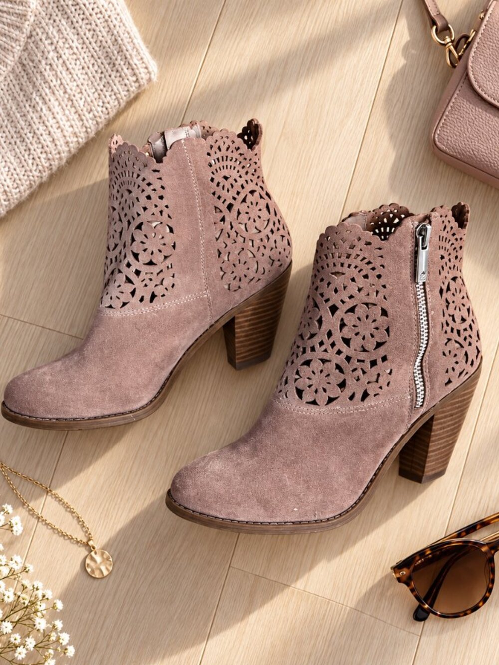 ✨Jessica Simpson Cachelle Laser Cut Suede Ankle Booties 7.5✨